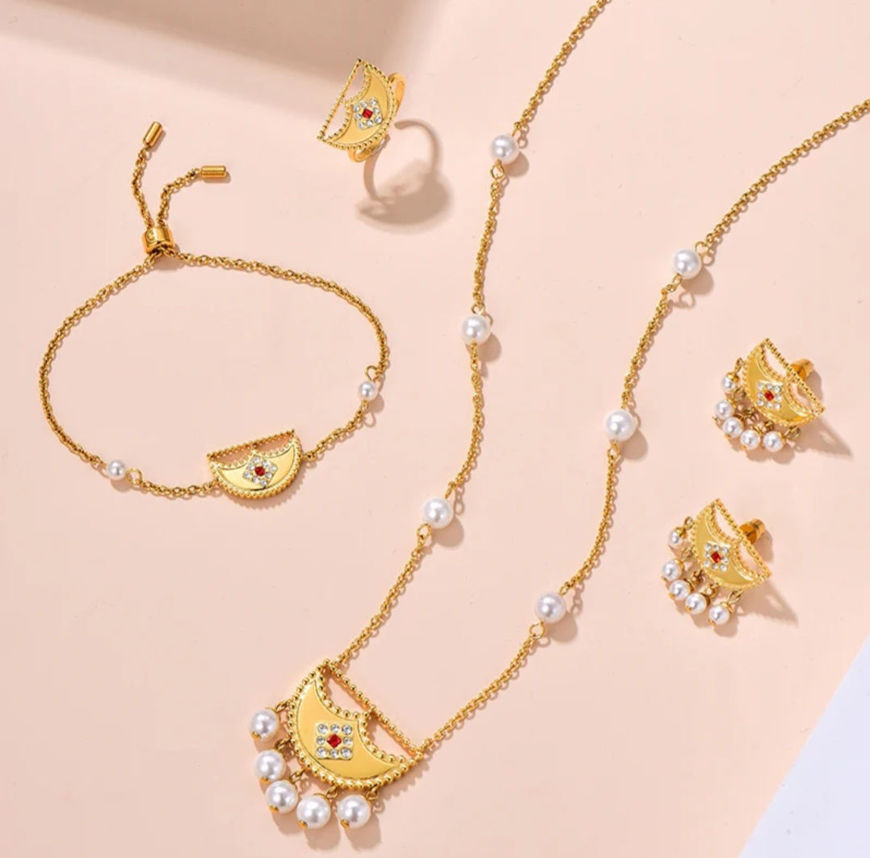 Picture of Heritage gold-plated necklace