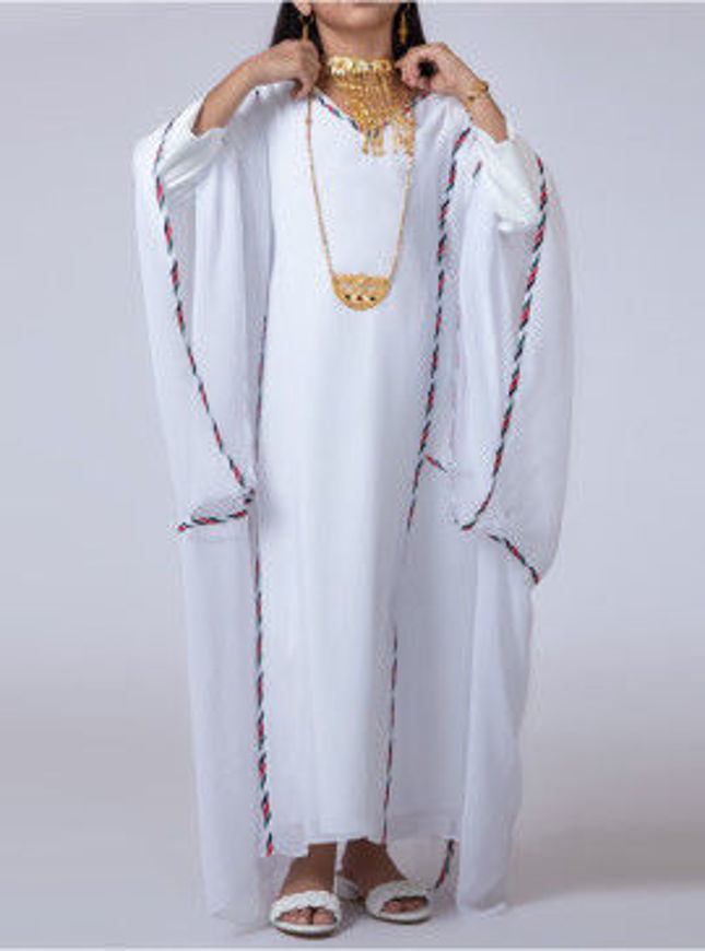 Picture of Emirati heritage dress and kandora