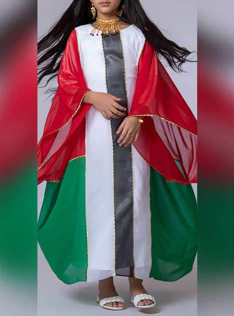 Picture of Emirati heritage dress and kandora