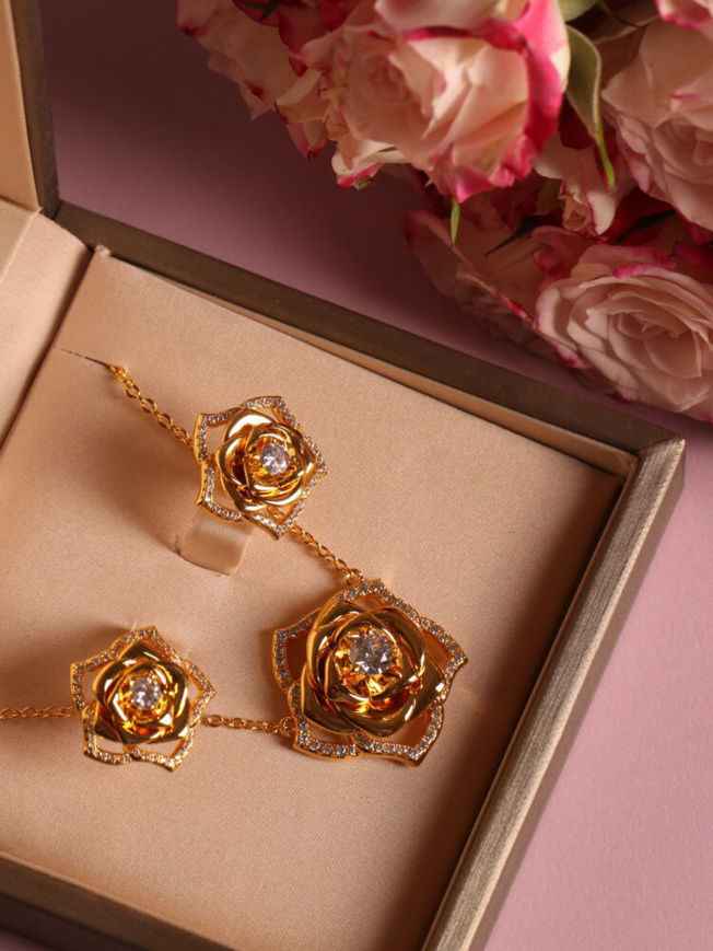 Picture of La fleur – necklace and earrings set