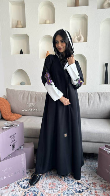 Picture of Floral sleeve abaya