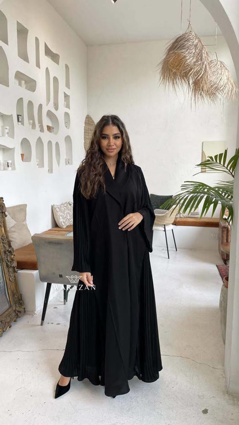 Picture of Formal abaya with pleated sleeves and side