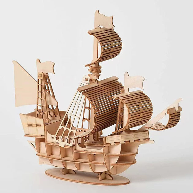 Picture of Pirate ship model,
